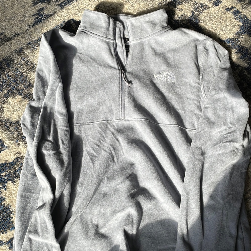 Men’s North Face 1/2 zip grey fleece (size Medium)
